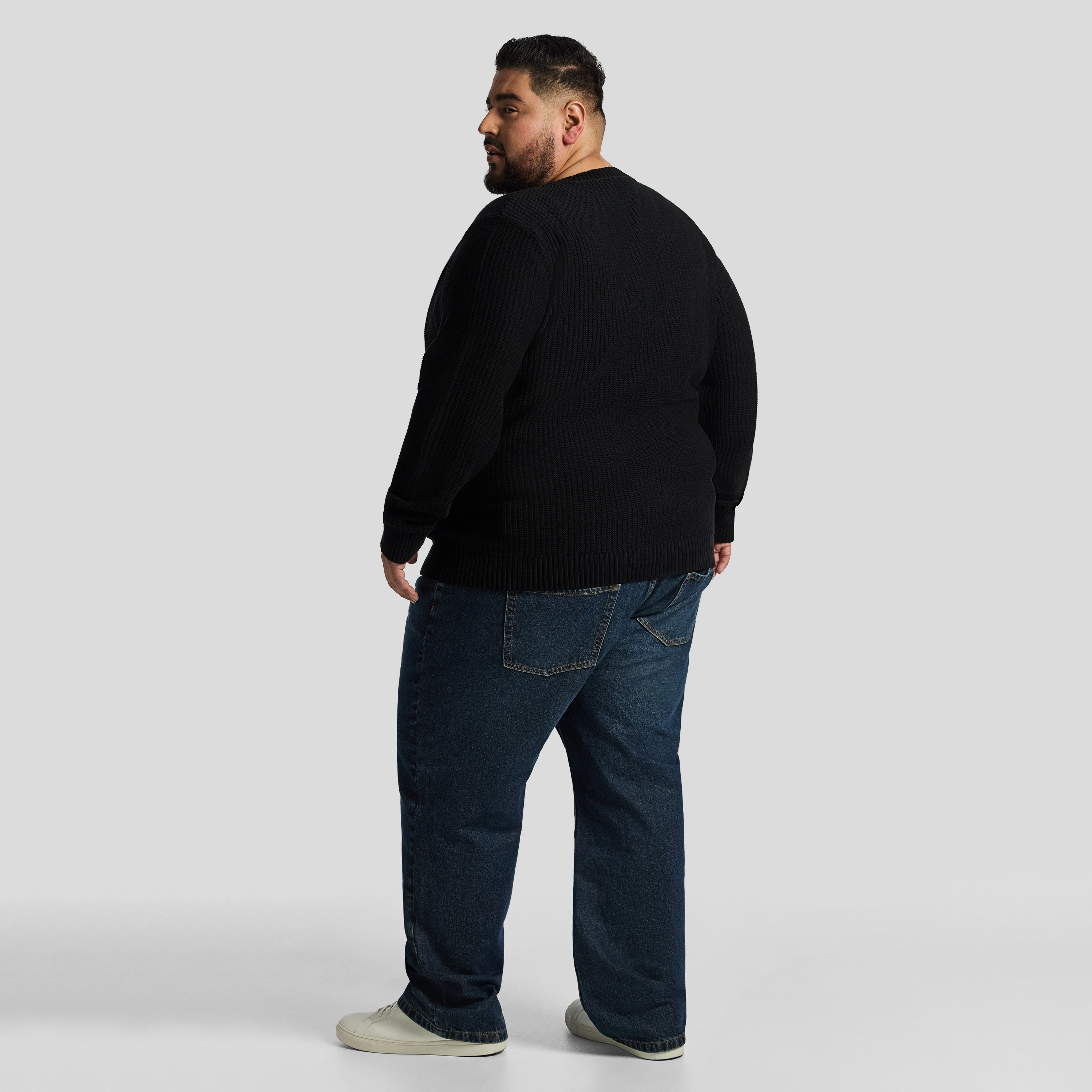 Black Cobain V Relaxed Pullover