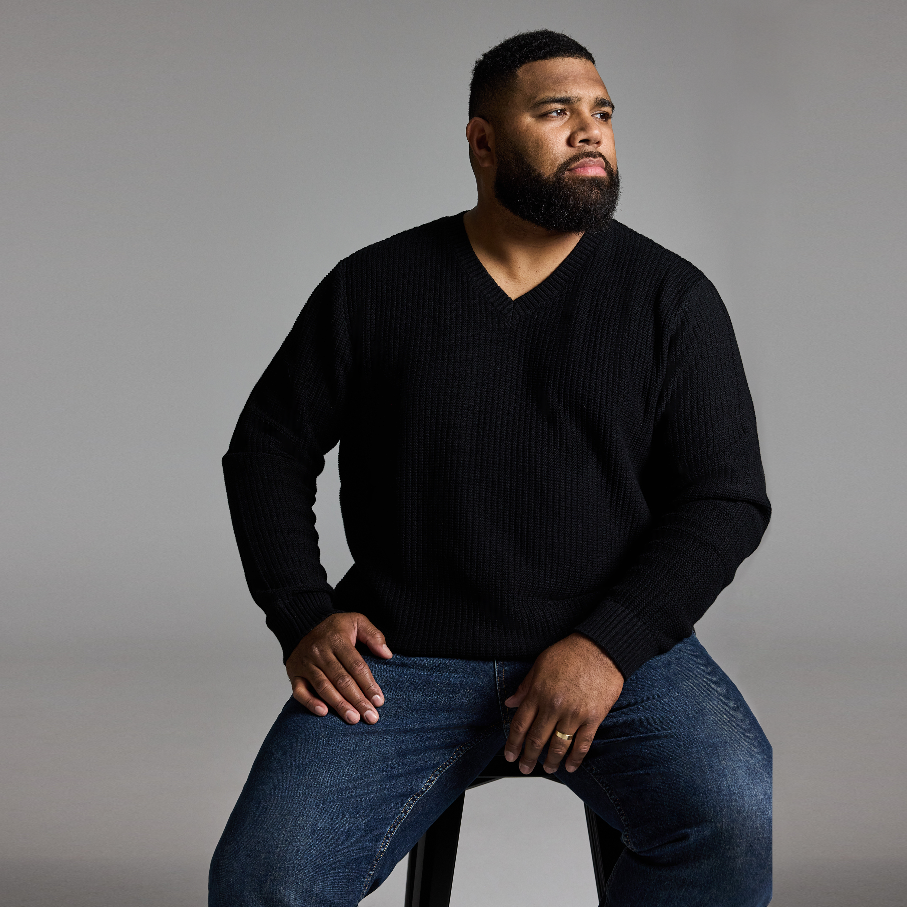 Black Cobain V Relaxed Pullover