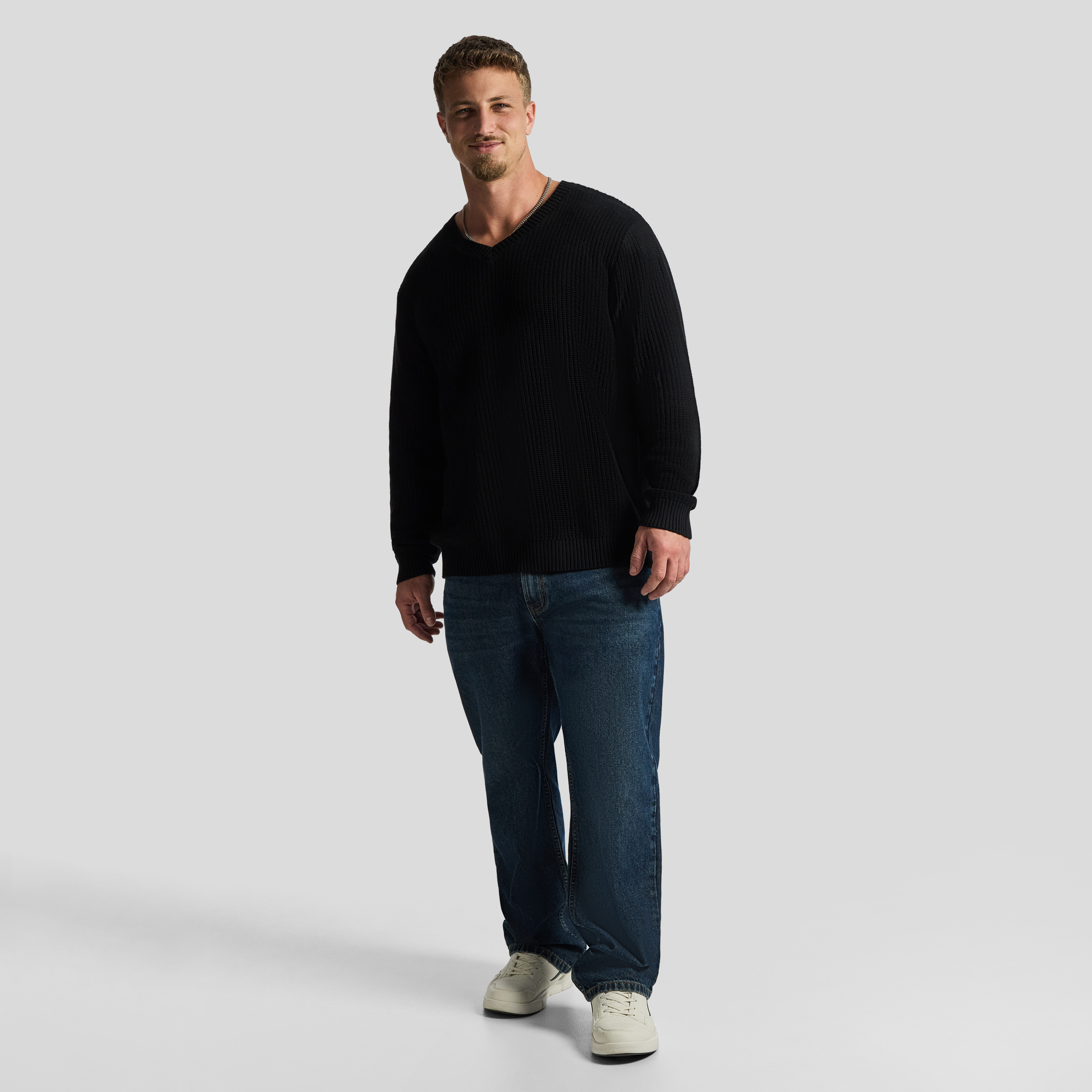 Black Cobain V Relaxed Pullover