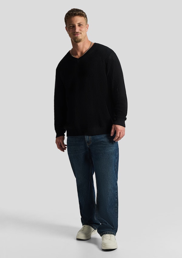 Black Cobain V Relaxed Pullover