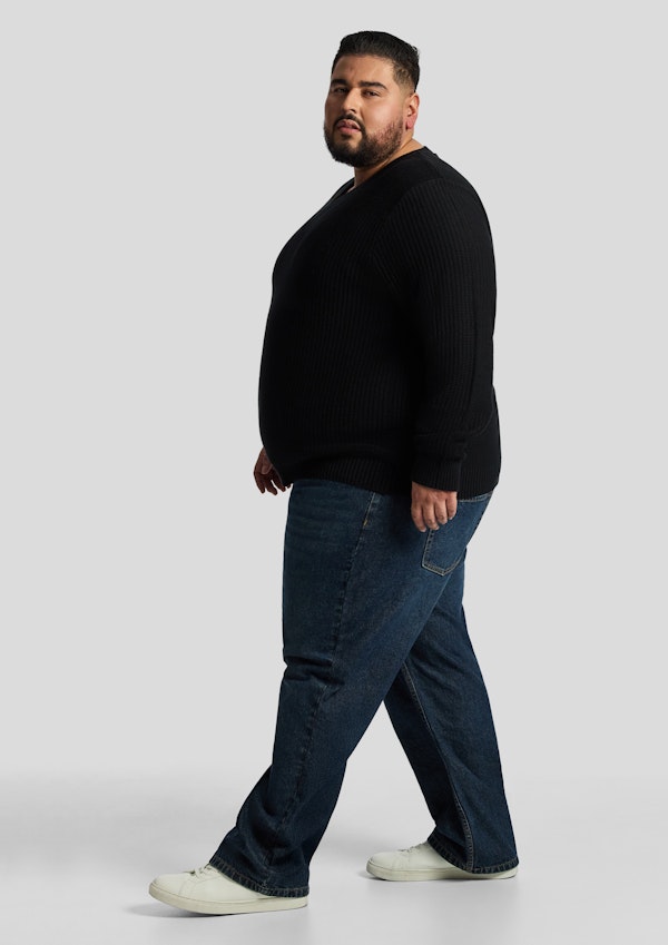 Black Cobain V Relaxed Pullover